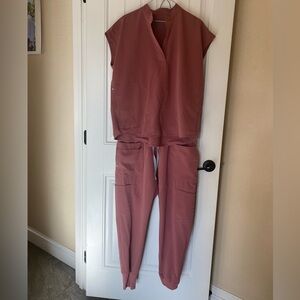 Mauve Figs brand scrub set